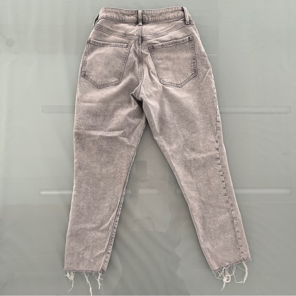 Old Navy High-Waisted Button-Fly Curvy O.G. Straight Cut-Off Jeans size 6 - Picture 10 of 16